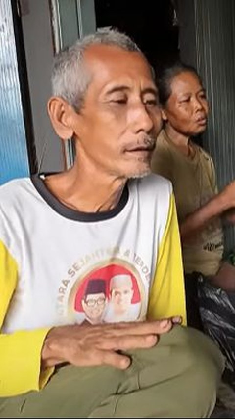 Transmigran Penjual Keliling Berobat dengan Kulit Kayu<br>