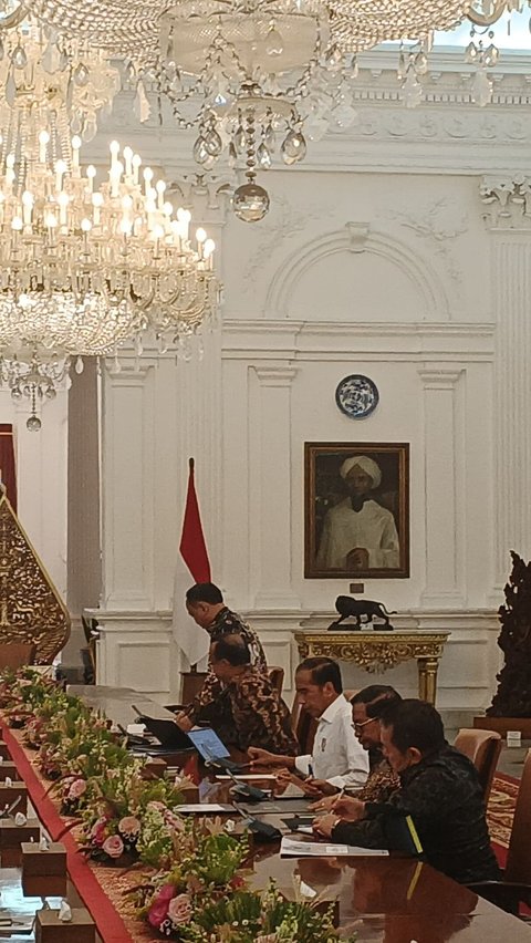 <br>Jokowi Gelar Ratas Persiapan PON XXI Aceh-Sumatera dan Peparnas 2024