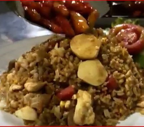 Mencicipi Nasi Goreng Lava Pijar Khas Magelang, Rasa Pedasnya Sampai ke Ubun-Ubun