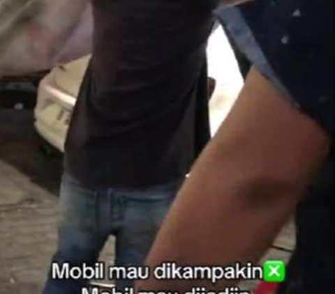 Mobil yang diparkir akhirnya dijadikan warung makan.