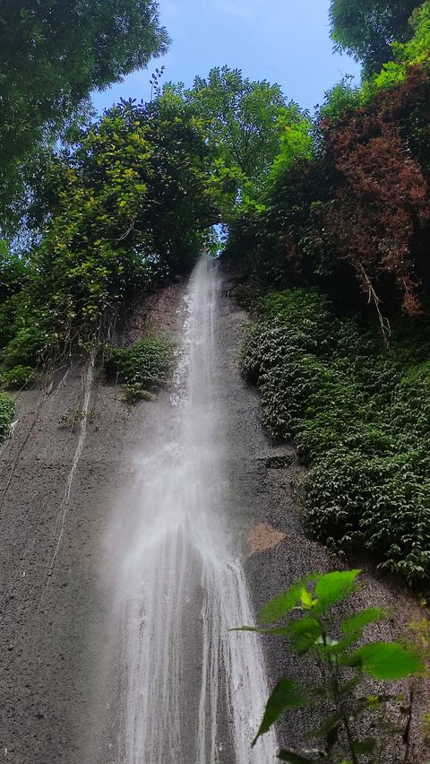 <b>Indahnya Curug Anom Natural Hills Lembang yang Bentuknya Anti Mainstream, Mandi di Sini Konon Bisa Datangkan Jodoh</b>