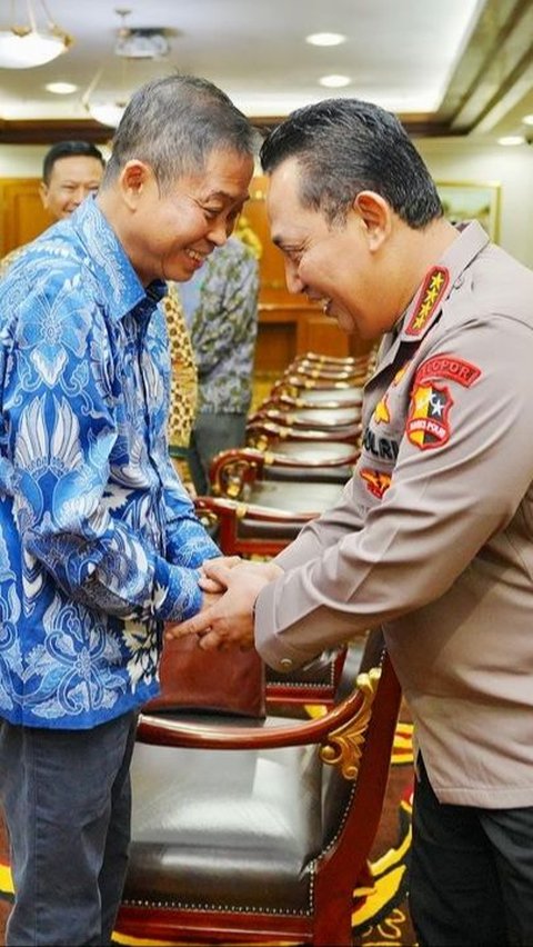 Mantan Menteri Jokowi Mendadak Bertemu Kapolri dan Para Jenderal Polisi, Ada Apa?