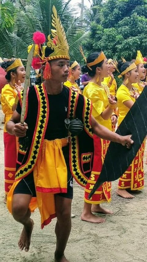 Mengenal Emali, Sang Pemburu Kepala Manusia untuk Persembahan di Alam Kubur dari Nias<br>