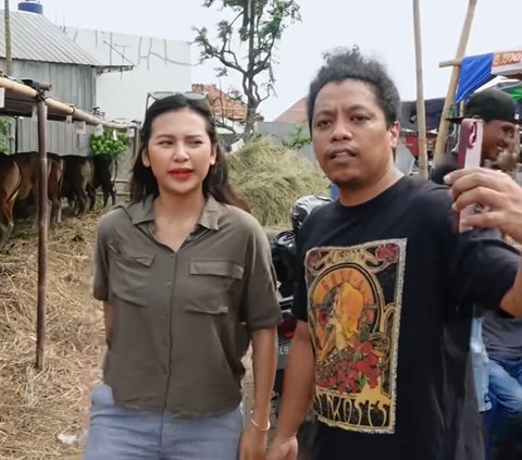 Cerita Indah Permatasari jadi Pedagang Hewan Kurban, Datangkan Sapi-sapi Lokal dari Bima NTB