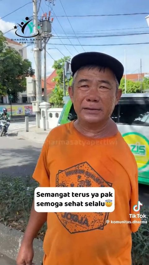 Kisah Haru Pak Aris, Pak Ogah di Yogyakarta yang Hidup Sebatang Kara dengan Keterbatasan Tubuh