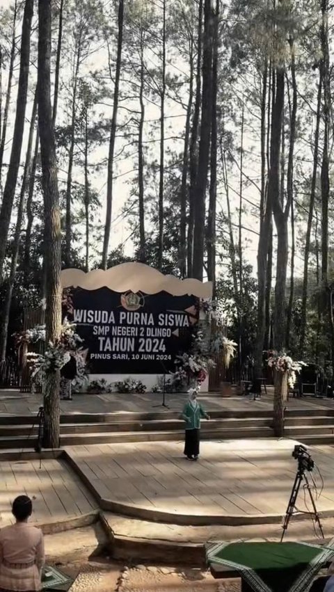 Digelar di Hutan Pinus Mangunan, Momen Perpisahan SMP Negeri 2 Dlingo Bantul Ini Curi Perhatian<br>