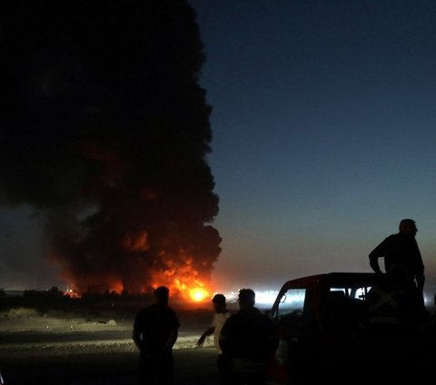 FOTO: Potret Dahsyatnya Kebakaran Kilang Minyak di Irak, Asap Hitam dan Tebal Membumbung Tinggi