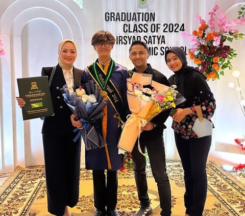 Potret Bintang Anak Hengky Kurniawan Wisuda SMP, Kini Makin Tinggi dan Tampan