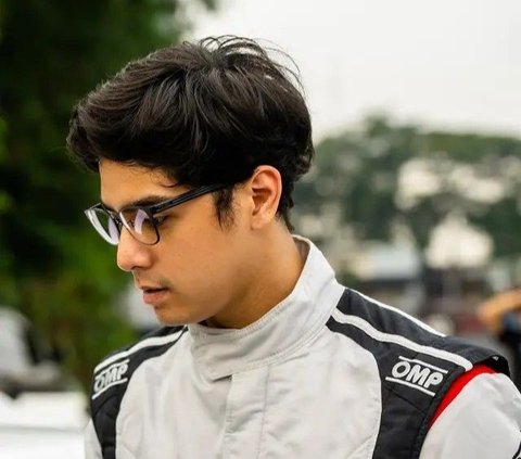 Foto-Foto Al Ghazali Siap Ikut Turnamen dengan Tim Drifting Seven Speed Motorsport