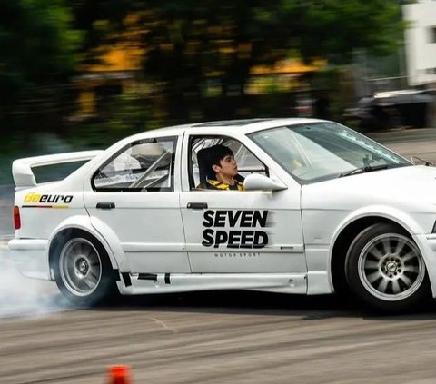 Foto-Foto Al Ghazali Siap Ikut Turnamen dengan Tim Drifting Seven Speed Motorsport