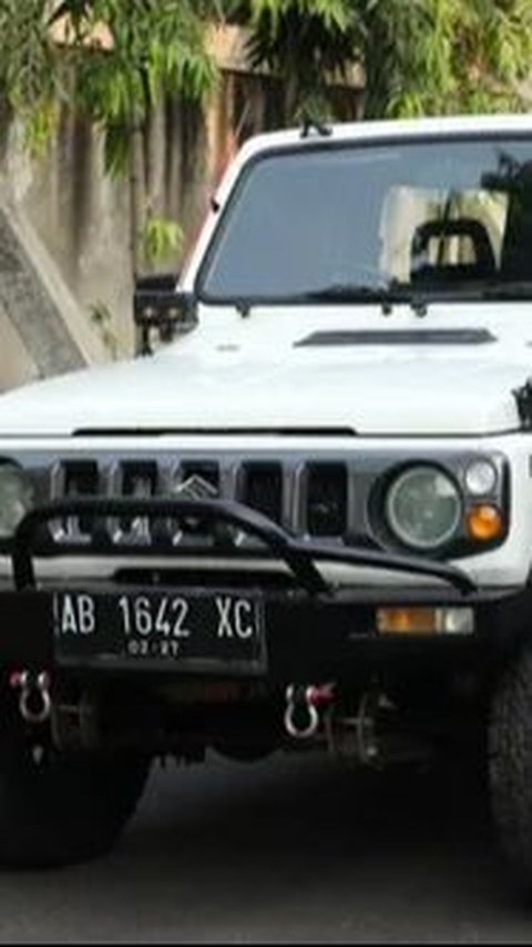 Jimny disebut sebagai versi Lite dari mobil SUV Katana yang memiliki mode ekonomis