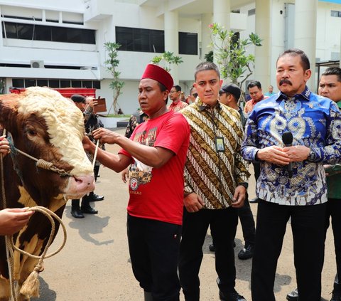 Penyerahan Hewan Kurban Idul Adha 1445 H, Jaksa Agung Tekankan Semangat Rela Berkorban bagi Insan Adhyaksa