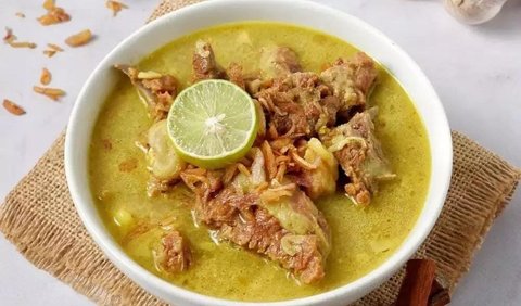 <b>4. Gulai Kambing Iga Muda</b>