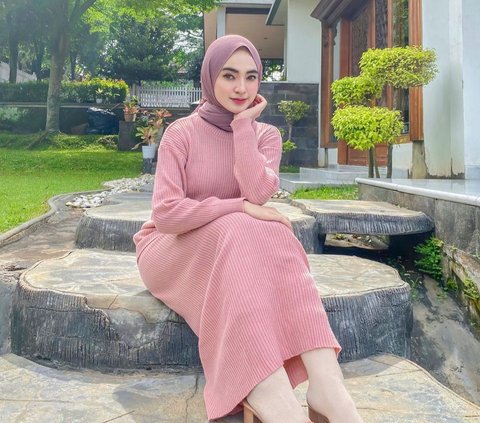 10 Portraits of Aida Selvia, a Selebgram who was Cheated on by her Husband while Pregnant