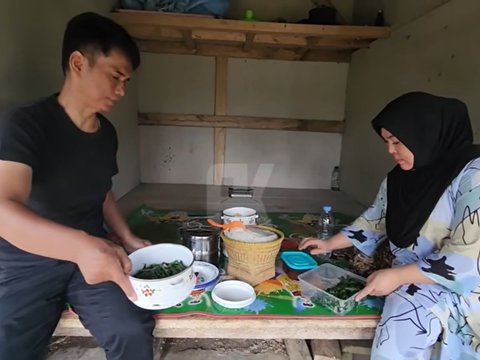 Potret Ayah Lesti Kejora Botram Bersama Keluarga di Sawah dengan Menu Sederhana, Ada Ikan Asin Hingga Jengkol