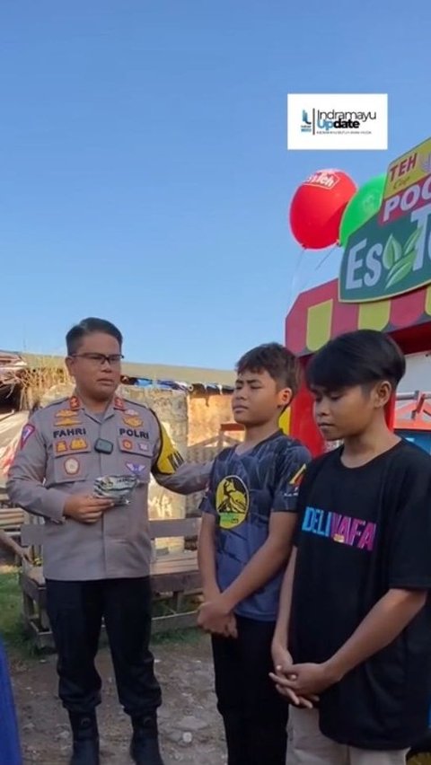 Menyamar Jadi Pria demi Bisa Bekerja sebagai Kuli, Momen Sopiah Dapat Bantuan dari Kapolres Indramayu Ini Viral