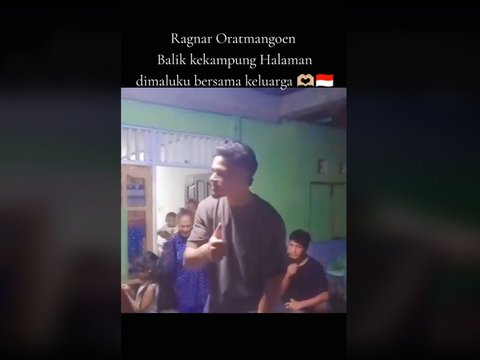 Disambut Meriah, Intip Momen Pemain Timnas Indonesia Ragnar Oratmangoen Pulang Kampung ke Maluku