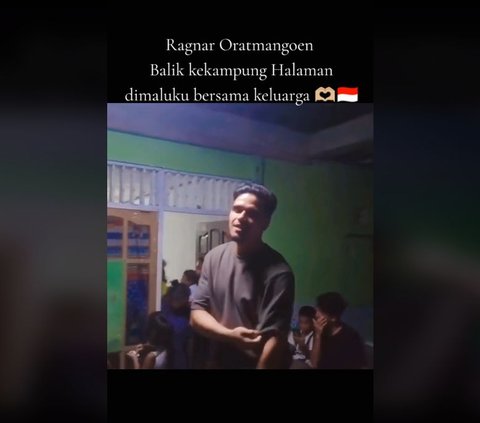 Disambut Meriah, Intip Momen Pemain Timnas Indonesia Ragnar Oratmangoen Pulang Kampung ke Maluku