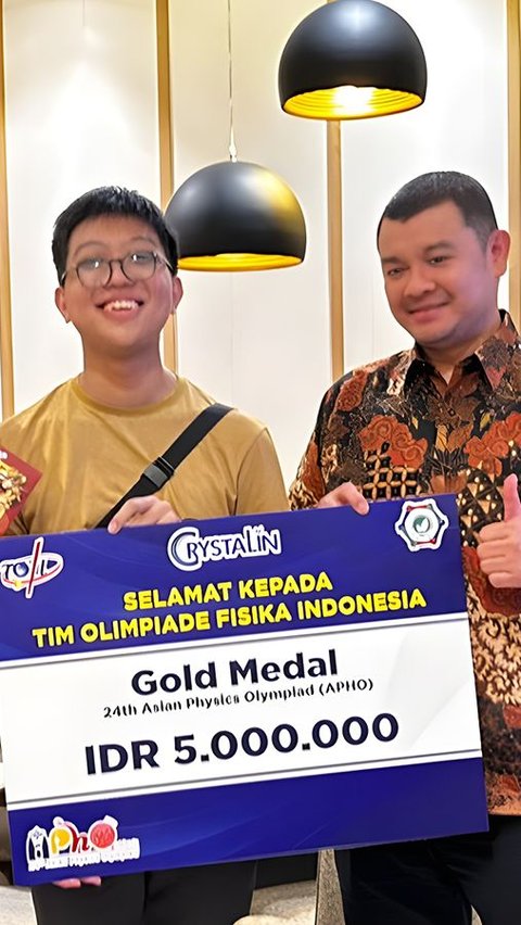 Borong Medali di Olimpiade Fisika Asia 2024, Siswa Indonesia Dapat Dana Pembinaan Rp100 Juta