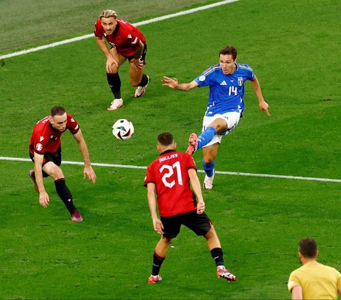 FOTO: Sempat Kebobolan di Awal Laga Grup B Euro 2024, Balasan Dua Gol Italia Bikin Albania Bertekuk Lutut