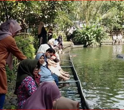 Perlakukan Sungai Lebih Manusiawi, Ini Kisah Para Penjaga Sungai dari Bandung