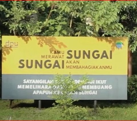 Perlakukan Sungai Lebih Manusiawi, Ini Kisah Para Penjaga Sungai dari Bandung