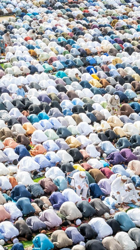 Semoga panduan ini membantu Anda dalam melaksanakan sholat Idul Adha dengan benar dan penuh kekhusyukan, serta mendapatkan pahala yang besar dari Allah SWT.