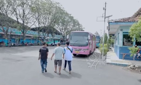 Capek Ketiduran, Kernet Ini Menangis Ditinggalkan Sopir Lalu Pulang Jalan Kaki ke Surabaya