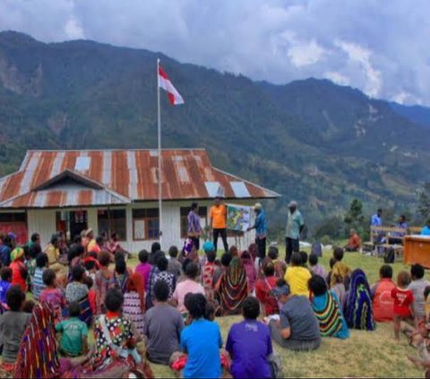 Masyarakat Bibida Mengungsi ke Gereja Madi Paniai Pasca Teror OPM