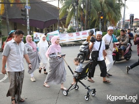 7 Potret Cantik Ayu Ting Ting Tampil Berhijab di Momen Idul Adha, Penampilannya Bikin Salfok