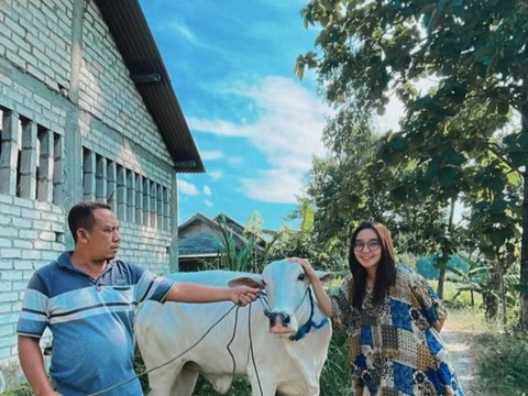 Deretan Foto Pedangdut Tanah Air saat Berkurban di Momen Hari Raya Idul Adha, Ada Wika Salim Hingga Ayu Ting Ting