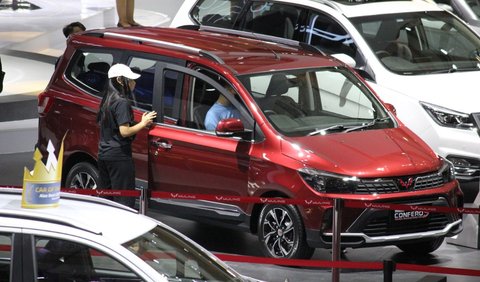 Mobil ini, yang dirancang oleh Desainer Wuling Confero, memiliki kapasitas untuk mengangkut 8 orang dengan nyaman