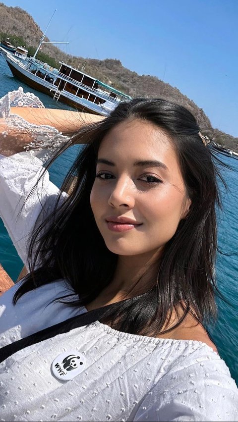 Showing Photos Together, Aurelie Moeremans' Boyfriend's Face Makes It Hard to Focus, Initially Thought to be Hamish Daud.