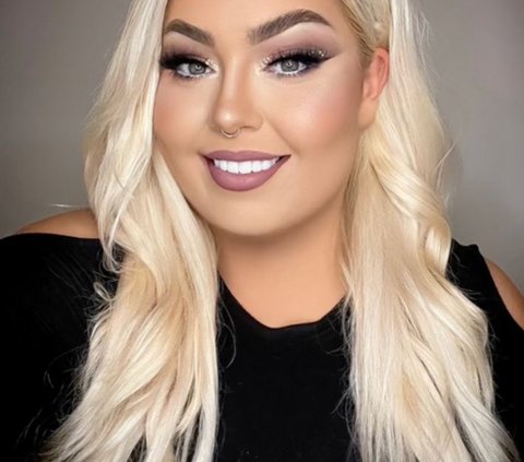 Don't Have Front Teeth, This Woman's Appearance is Completely Different with Makeup