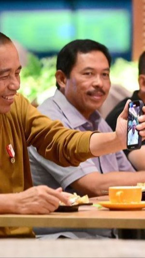 Keceplosan! Pak Bas Bongkar Harga Makanan Jajanan Jokowi, Menteri dan Jenderal