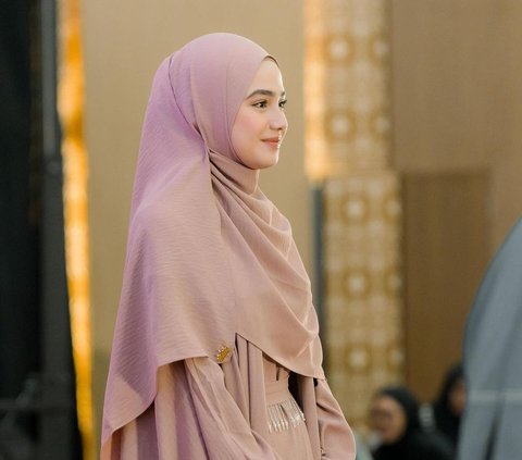 Portrait of Syifa Hadju Wearing Syari Hijab, She Looks So Beautiful