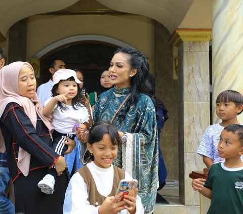 Invite Both Grandchildren to Return to Malang, Krisdayanti's Attitude towards Sister Ameena and Azzura Highlighted