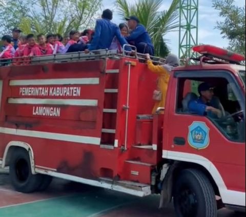 Not Graduation, This Kindergarten Student's Graduation Event Makes a 'Water Party' with Firefighters