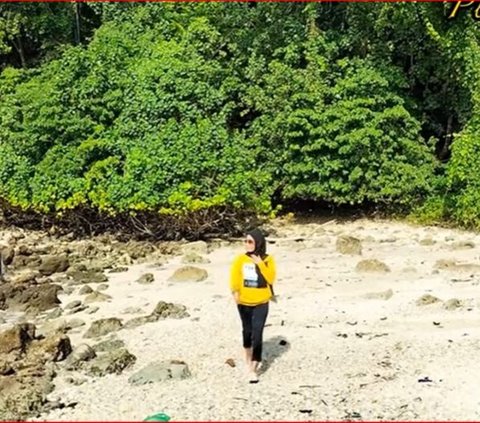 Lokasinya Tersembunyi, Begini Sensasi Berpetualang ke Pantai Pasir Putih Nusakambangan