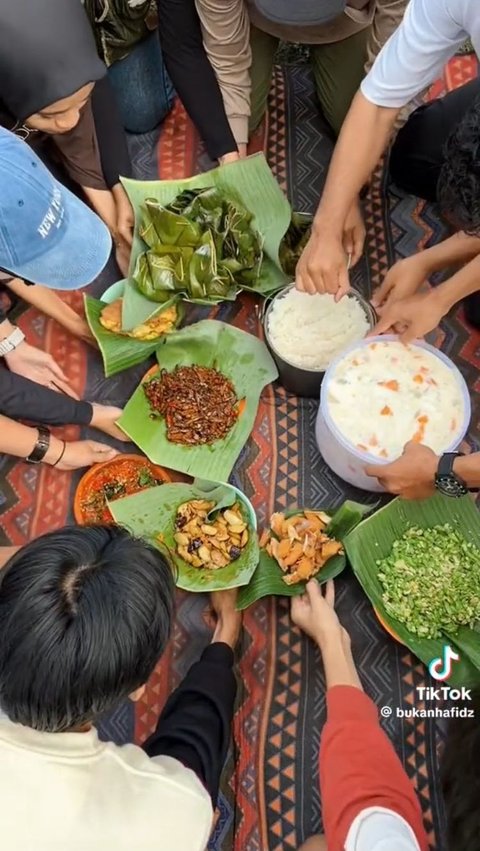 Beda dari yang Lain, Inspirasi Menu ‘Sederhana’ saat Camping Ini Curi Perhatian Warganet<br>