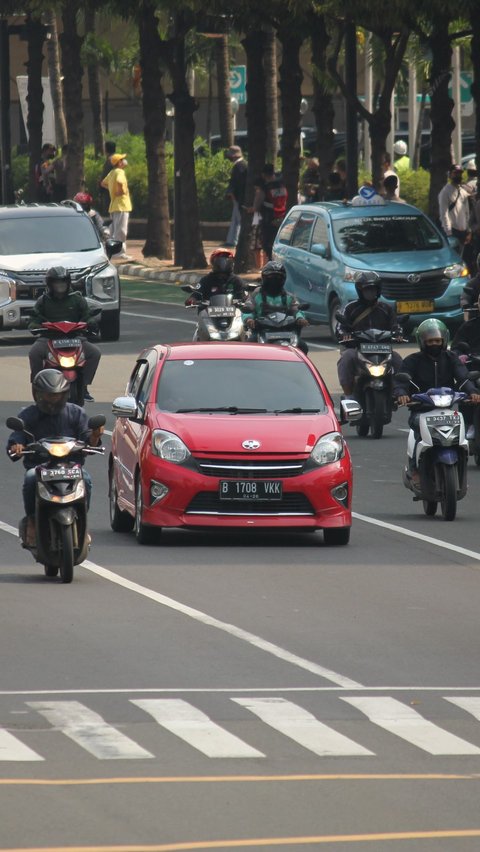 Menghindari Menunjukkan Emosi di Jalan