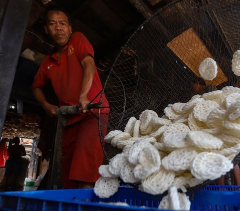 Industri Usaha Mikro, Kecil, dan Menengah (UMKM) di Indonesia terus menunjukkan peran vitalnya dalam perekonomian nasional. Foto: merdeka.com / Arie Basuki<br>