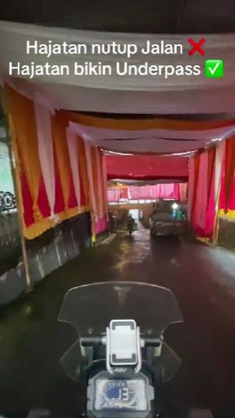 Buatlah underpass untuk memudahkan pergerakan pemotor saat mengadakan hajatan di jalan