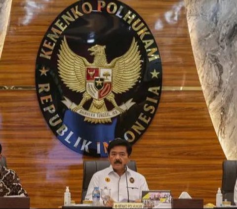 FOTO: Satgas Bentukan Presiden Jokowi Gelar Rapat Perdana untuk Mempercepat Berantas Judi Online