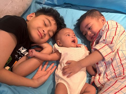 Wajah Lily Anak Angkat Raffi Ahmad dan Nagita Akhirnya Diperlihatkan, ini Potretnya Cantik dan Lucu