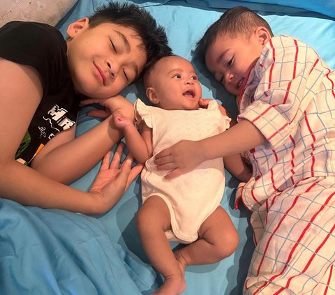 Wajah Lily Anak Angkat Raffi Ahmad dan Nagita Akhirnya Diperlihatkan, ini Potretnya Cantik dan Lucu