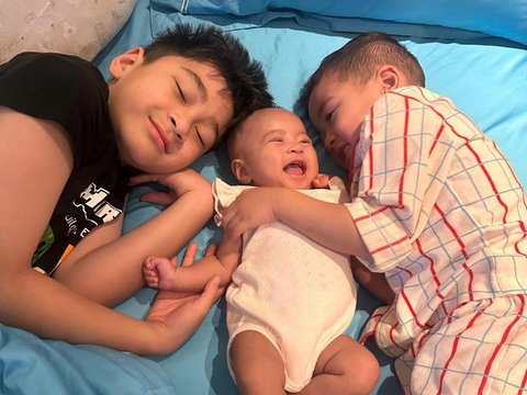 Wajah Lily Anak Angkat Raffi Ahmad dan Nagita Akhirnya Diperlihatkan, ini Potretnya Cantik dan Lucu