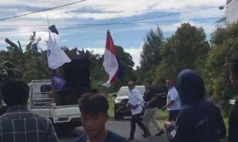 Cerita Lengkap Bupati Halmahera Utara Kejar Demonstran Pakai Parang