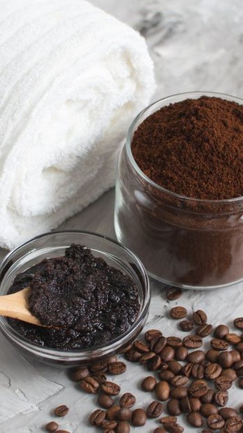 Cara Memutihkan Lutut Hitam dengan Body Serum dan Bubuk Kopi<br>