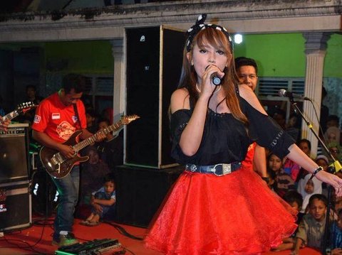 Foto-foto Lawas Happy Asmara Ternyata Sudah Cantik Sejak Dulu, Bakat Menyanyi Makin Menonjol saat SMA Hingga jadi Juara Festival